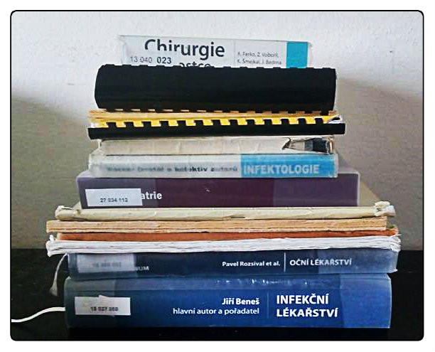 ucebnice.jpg